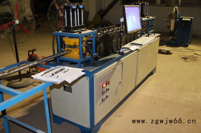 众禾  五金模具  钢带成型机、打扣机、木箱包装箱打扣、木箱钢带成型图1