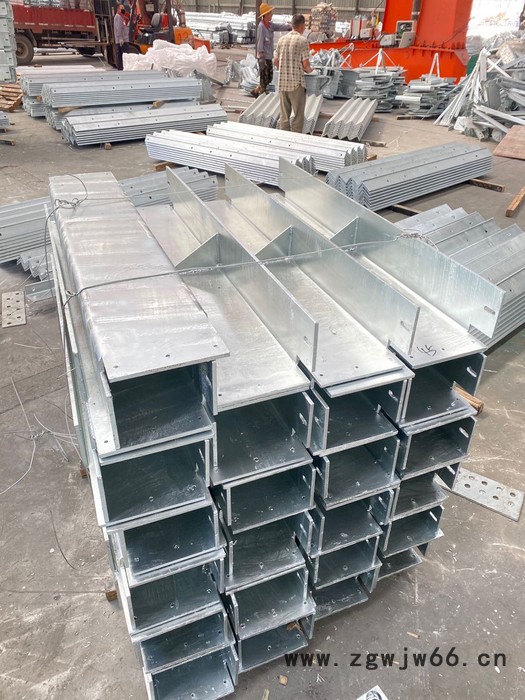 河北鑫联紧固件制造有限公司  高铁配件厂家 人行道钢横梁 吊篮 防落梁挡块 扶手角钢 热浸锌 多元合金共渗加封规格齐全图6