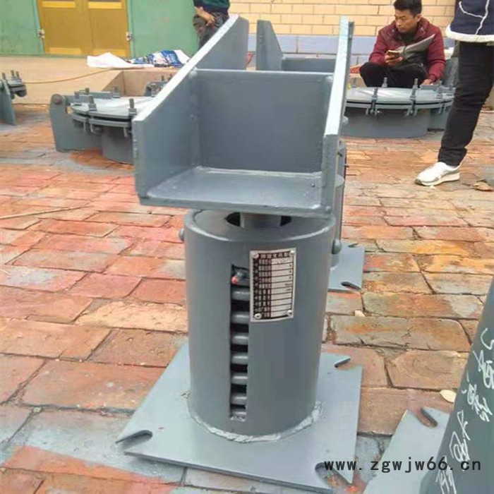 鹏萱管道 恒力支吊架 管托支吊架  弹簧支吊架  可变式弹簧支吊架  风机支吊架图2