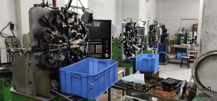 华二五金 弹簧机 **