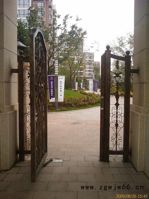 山东临沂、枣庄、威海电动地弹簧厂家电话 小区自动门批发价格 冷雨电动地弹簧LEY2008DBW批发 闭门器/开门器