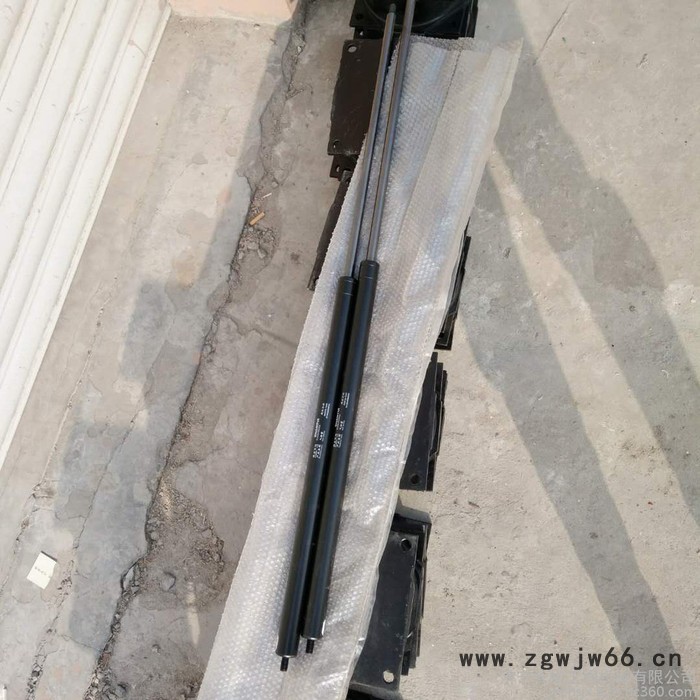 山推 压路机配件SR20气弹簧254-50-0图3