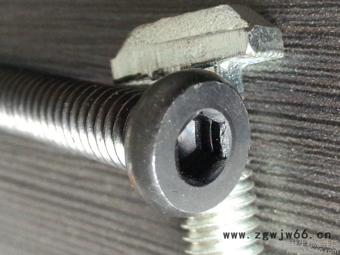 供应非标 矮圆柱头内六角螺栓紧固件图2