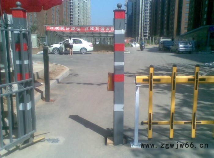 笋岗、清水河电动地弹簧安装公司，铁艺平开电动门销售部，小区平开铁艺门电机价格