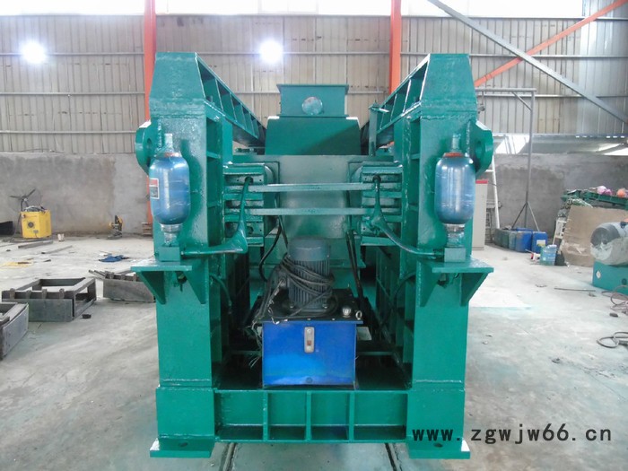 单传动高压辊磨机   处理量大    液压弹簧复合式施压系统图5