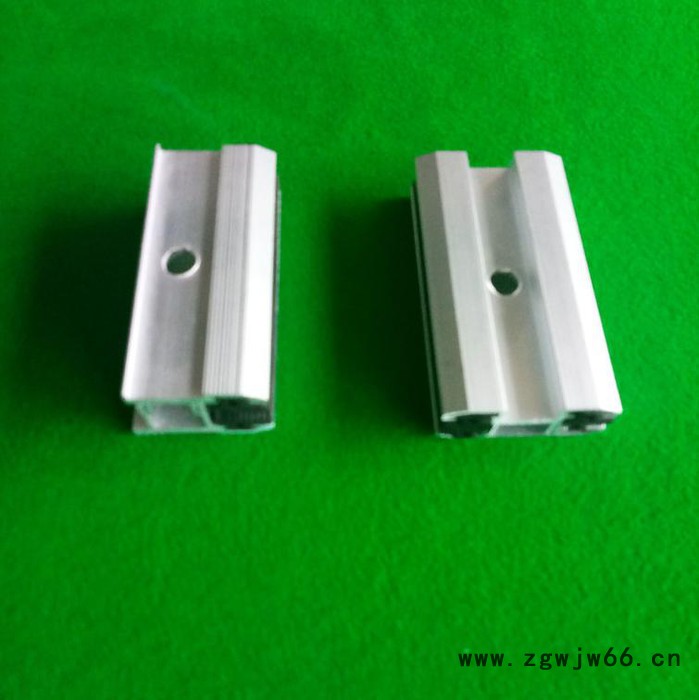 光伏配件1.5厚度薄膜压块紧固件304不锈钢丝杆塑翼螺母图3