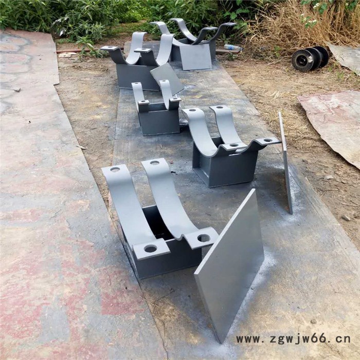 齐鑫直供弹簧支吊架、管卡、止推管托、平管支托图2