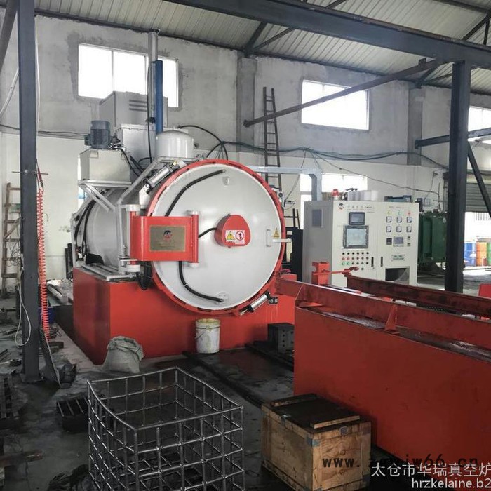 华瑞真空HRC2 工模具钢光亮淬火设备 真空油淬热处理设备 合金钢材料专用工业炉 不锈钢紧固件热处理真空炉 环保节能图5