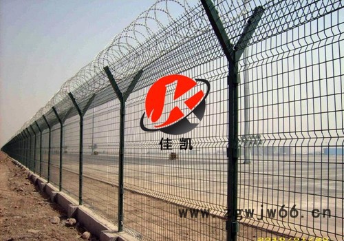 佳凯刀片刺网安装由立柱 框架 金属网 刀片刺网以及连接紧固件组成 刺绳护栏网图2