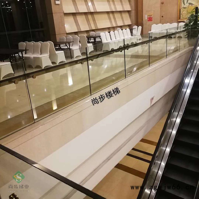 尚步梯业铝合金玻璃固定底槽U型铝槽62*102/67*102楼梯预埋玻璃扶手卡槽固定边框带铝合金本色喷涂配紧固件胶条饰盖图3