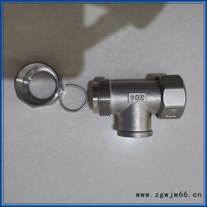 佳铸 不锈钢带弹簧带螺母三通 可量身定做 OEM 源头厂家