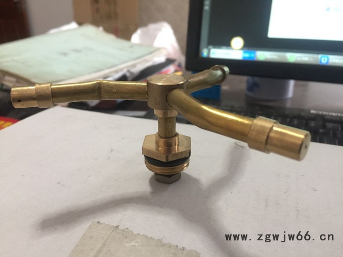 4分旋转铜微喷头 双喷嘴微喷头 三喷嘴旋转喷头360度旋转工厂批发图4