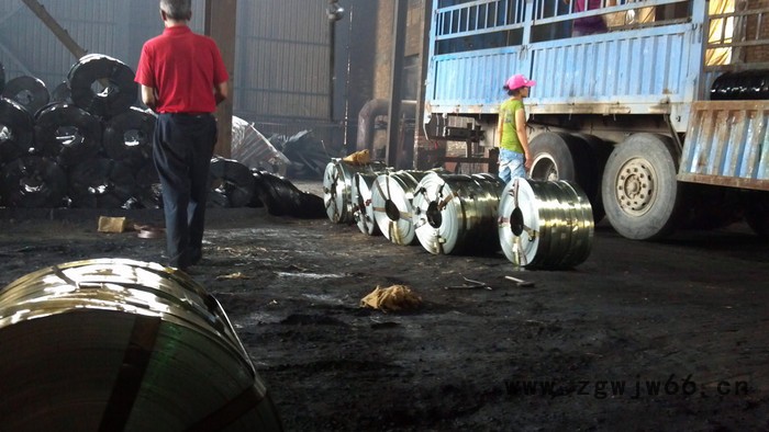 0.28mm厚度桥梁预应力波纹管带钢 65MN弹簧钢带钢图4