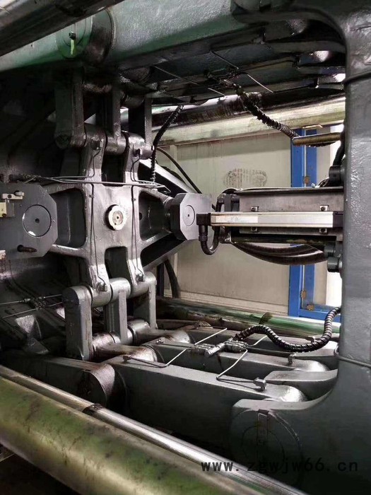 弹簧射咀_注塑机螺杆型号_65熔喷布机单螺杆图2