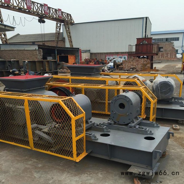 富德2PG-750*700煤矸石对辊破碎机采石场双齿辊制砂机液压弹簧全自动对辊机图2