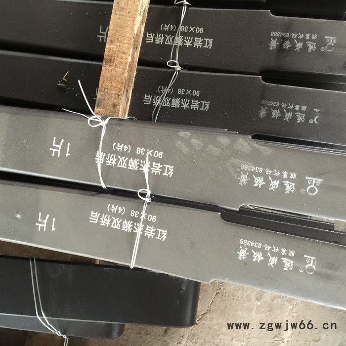 南昌小力斯太尔王后悬架钢板弹簧总成图7