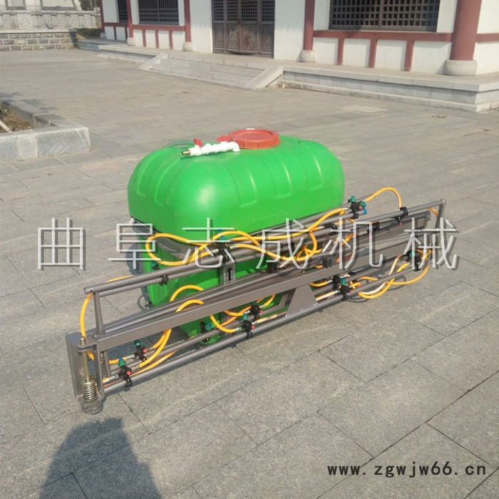 车载悬挂式打药机 大面积喷洒喷雾器 多喷头喷杆喷雾器 厂家图3