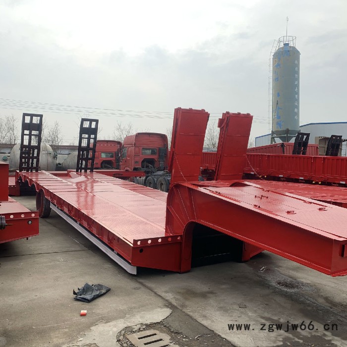 弹簧爬梯低平板半挂车  平板半挂车 低平板半挂车厂家 价格合理图5
