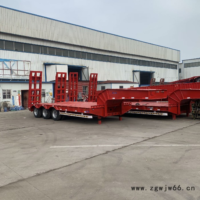 弹簧爬梯低平板半挂车  平板半挂车 低平板半挂车厂家 价格合理图3