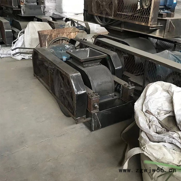 富德小型石英砂对辊粉碎机移动对辊破碎机沙场辊式破石机鹅卵石对辊破碎机弹簧双辊破碎机图7