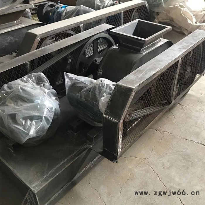 富德小型石英砂对辊粉碎机移动对辊破碎机沙场辊式破石机鹅卵石对辊破碎机弹簧双辊破碎机图4