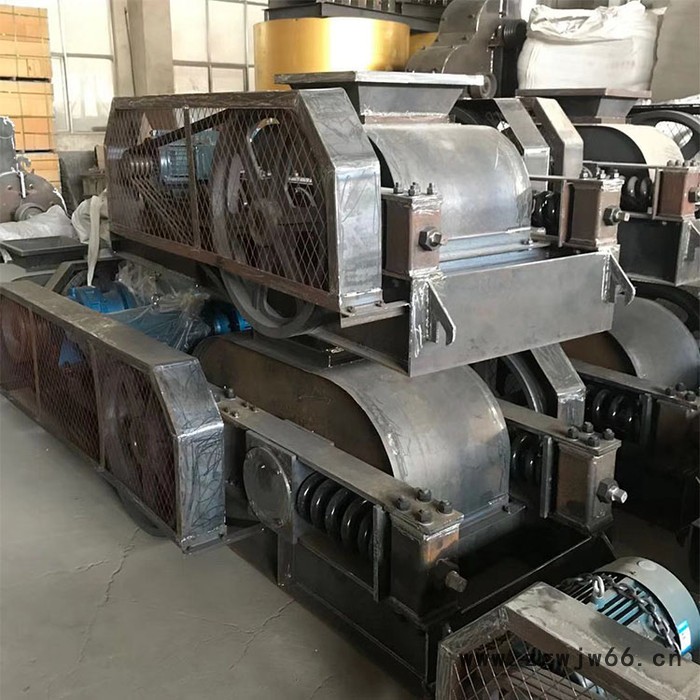 富德小型石英砂对辊粉碎机移动对辊破碎机沙场辊式破石机鹅卵石对辊破碎机弹簧双辊破碎机图2