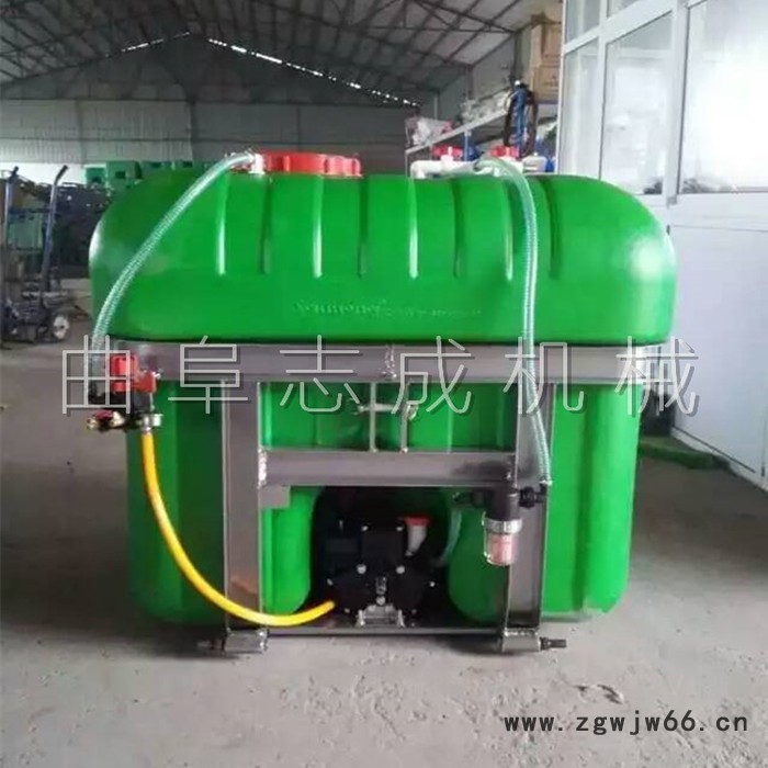 多喷头喷杆喷雾器 草坪绿化喷洒喷雾器 悬挂式农用打药机图4