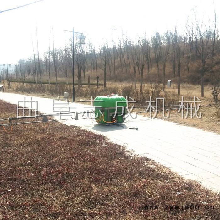 多喷头喷杆喷雾器 草坪绿化喷洒喷雾器 悬挂式农用打药机图5