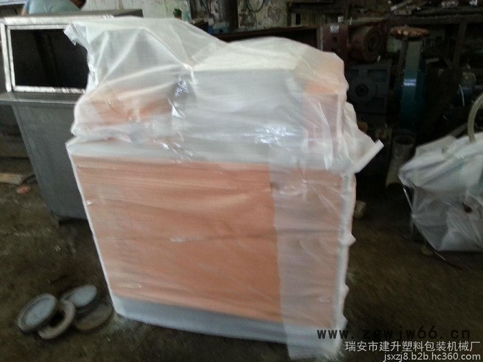 供应新式喷头管挤出机图3