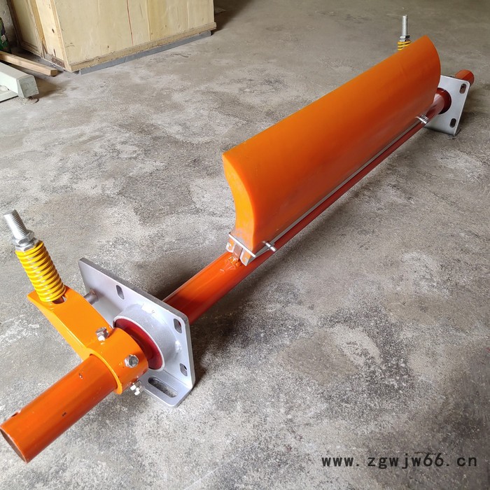 马丁清扫器头部聚氨酯清扫器马丁轻型清扫器重型聚氨酯清扫器弹簧清扫器整体铝芯高分子刮板图7