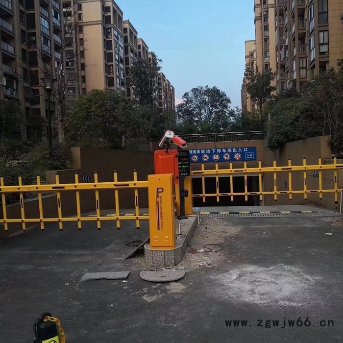 鹿晟 济南停车场道闸 扇叶道闸 大瓦电机 多弹簧