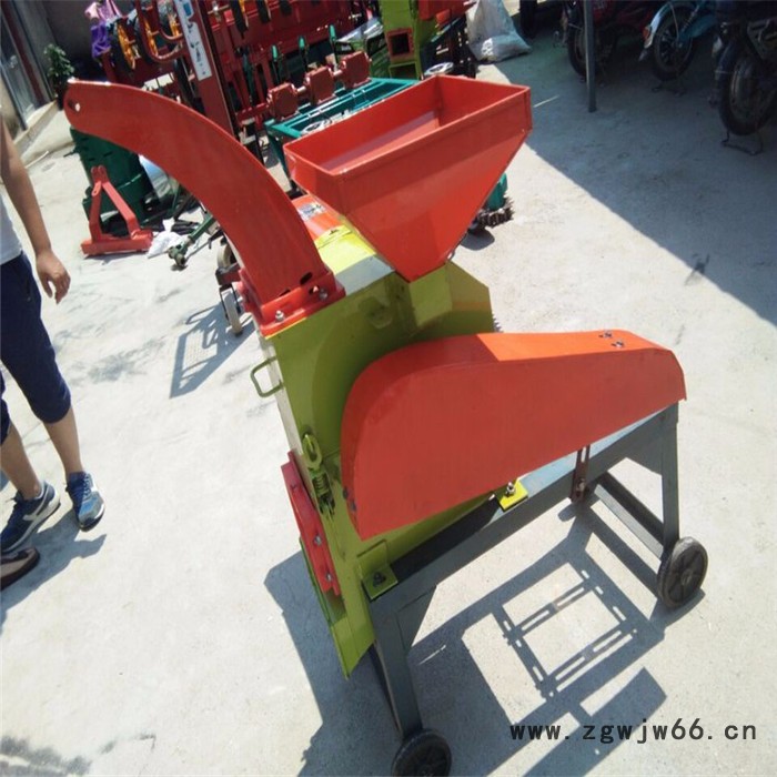 家用节能高产铡草机 立式秸秆揉丝高喷机 高喷头牧草粉碎机视频图6