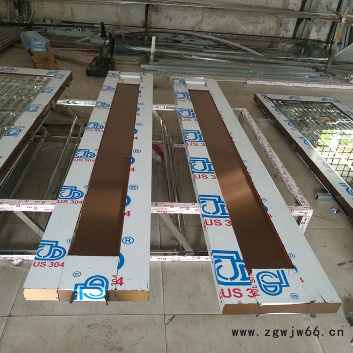 广州天河区酒店拉丝玫瑰金地弹簧不锈钢门 会所古铜色不锈钢推拉门  餐厅拉丝青古铜不锈钢大门图2