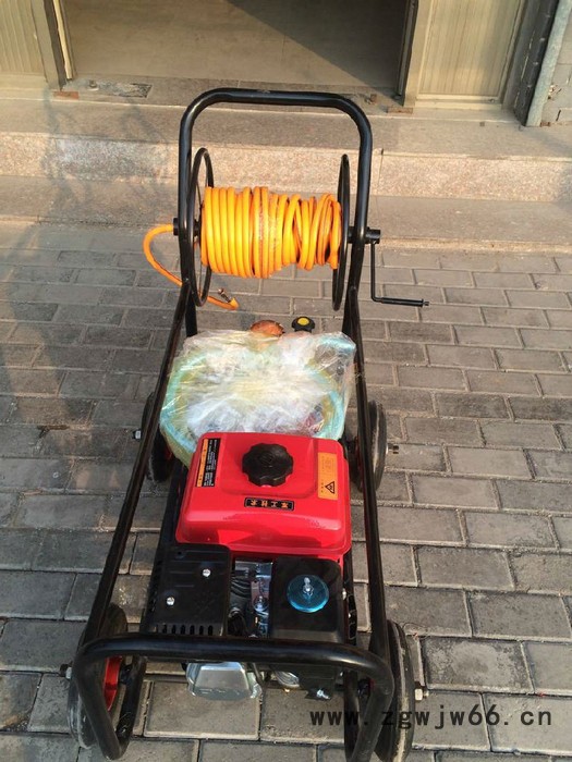 小龙虾饲料颗粒机西昌多喷头农用打药机汽油打药机图7