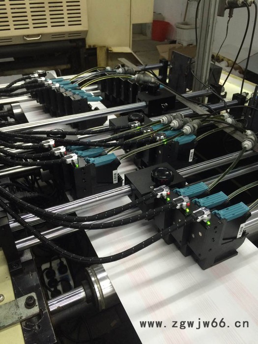 ** 惠普多喷头喷码机 可变二维码喷码机 可变条形码喷码机 可变数据打码机 票据喷码机 药厂印刷厂药盒赋码图4