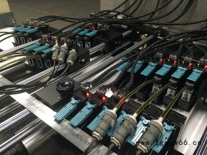 ** 惠普多喷头喷码机 可变二维码喷码机 可变条形码喷码机 可变数据打码机 票据喷码机 药厂印刷厂药盒赋码图2