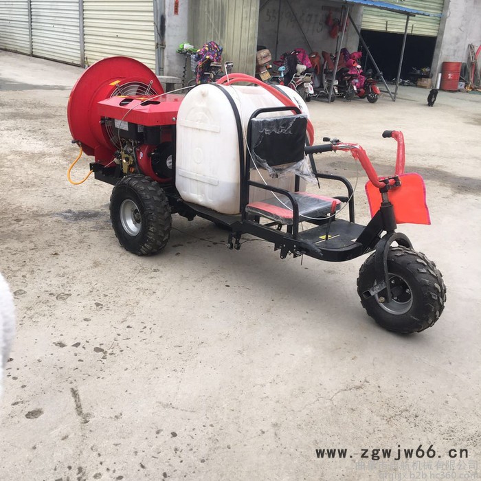 启航养殖场专用消毒打药车 多喷头自走式喷雾器 农田植保机图8