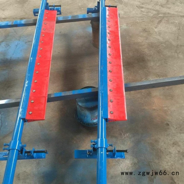 弹簧自调聚氨酯清扫器合金聚氨酯清扫器浇筑型耐磨聚氨酯清扫器图4