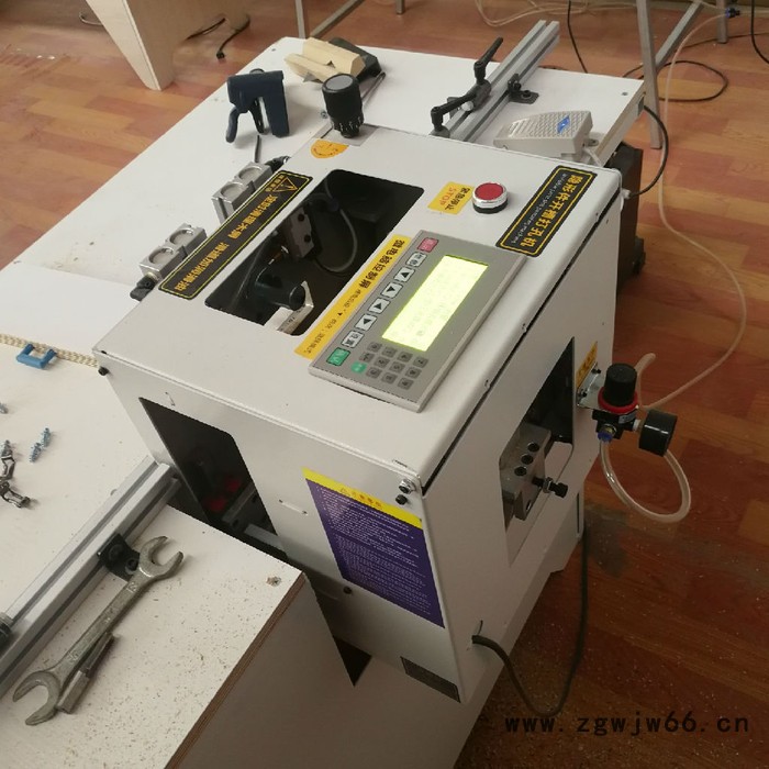 供应木工家具开槽机 打孔机 打眼机 侧孔钻 适用于弹簧片连接件 U型连接件 三合一连接件的开槽打孔**欢迎洽谈。图8