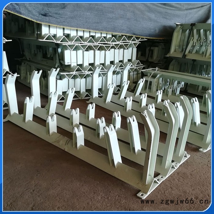 树德矿山设备DTⅡ型五连槽型托辊支架 锥形调心托辊支架 弹簧板式缓冲托辊之架 可调槽角托辊支架图5