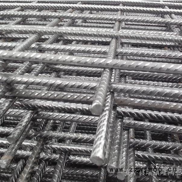 河北瑞旗隆厂家钢筋网片 E6钢筋焊接网片 混泥土钢筋网片 钢筋网片搭接 钢筋网片批发 弹簧钢筋网片图3
