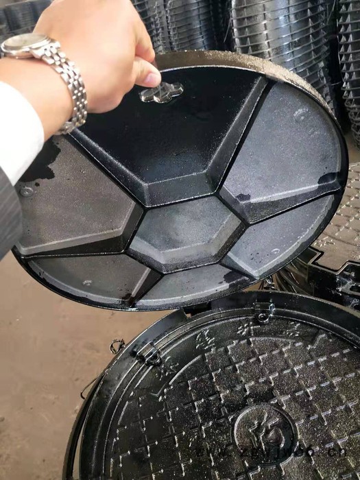 重型井盖 铸铁井盖 球墨井盖 雨水篦子 五防井盖 隐形井盖收水口篦子 生产厂家图4