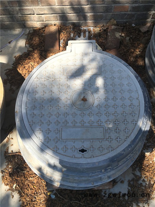 伊春 加油站用井盖 万诚  玻璃钢市政检查井井盖 玻璃钢通讯检查用井盖图6