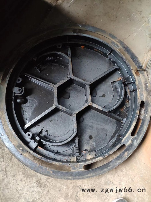 陕西球墨铸铁井盖 市政道路球墨铸铁井盖 重型井盖 货场现货供图6