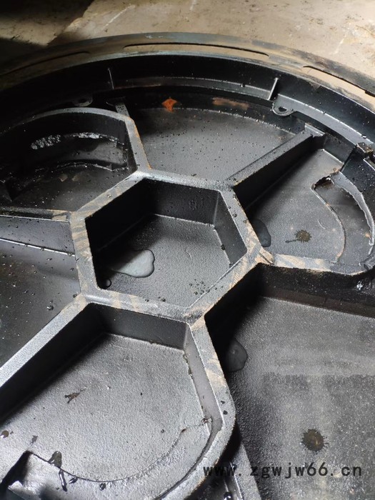 陕西球墨铸铁井盖 市政道路球墨铸铁井盖 重型井盖 货场现货供图5