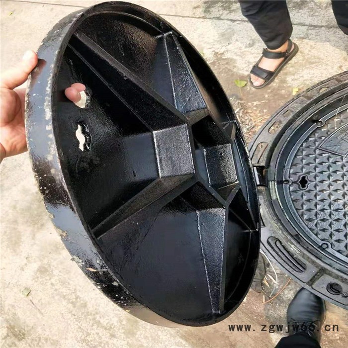 D400型雨水篦子 镀锌格栅 铸铁井盖 隐形井盖 五防井盖 生产厂家图5