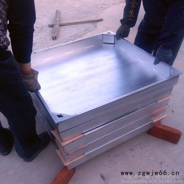 大量生产销售不锈钢装饰窨井盖 下水井盖  正方形井盖   方形球墨铸铁井盖  多个拼排井盖  喷漆镀锌均可  量大优惠图2