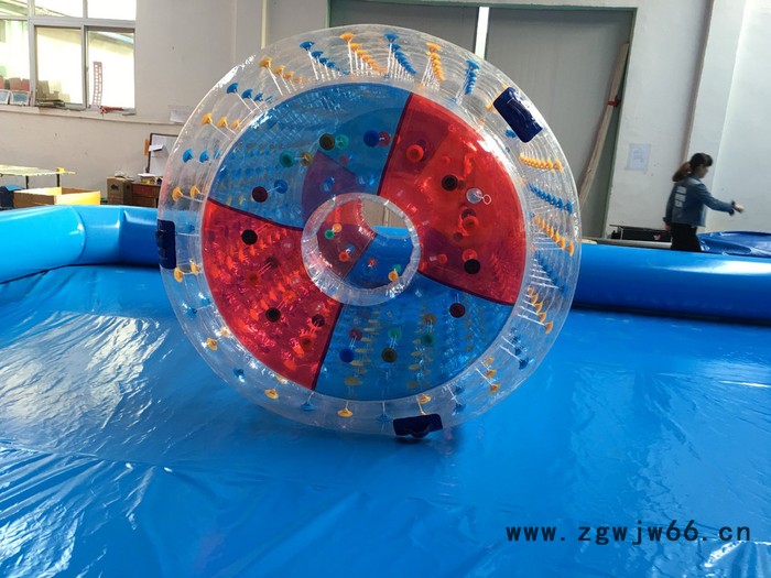 华津气模生产销售2.2米pvc水上滚筒tpu滚筒水上球图8