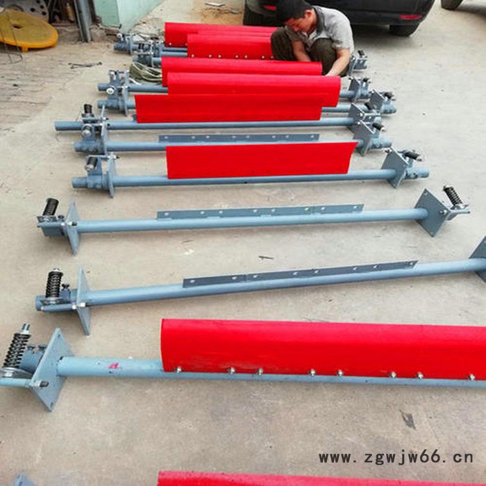 天向皮带机滚筒清扫器 输送带滚筒清扫器 滚筒皮带清扫器图4