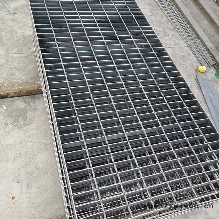 港润现货 重型镀锌井盖钢格板 热镀锌钢格栅 定制异形扇形平台踏步钢格板图3